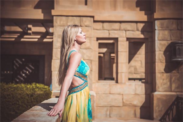 免費取名_周問香