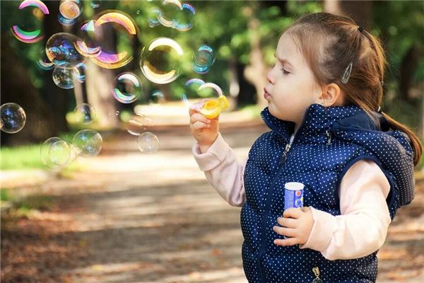 小孩起名:吳燦燦